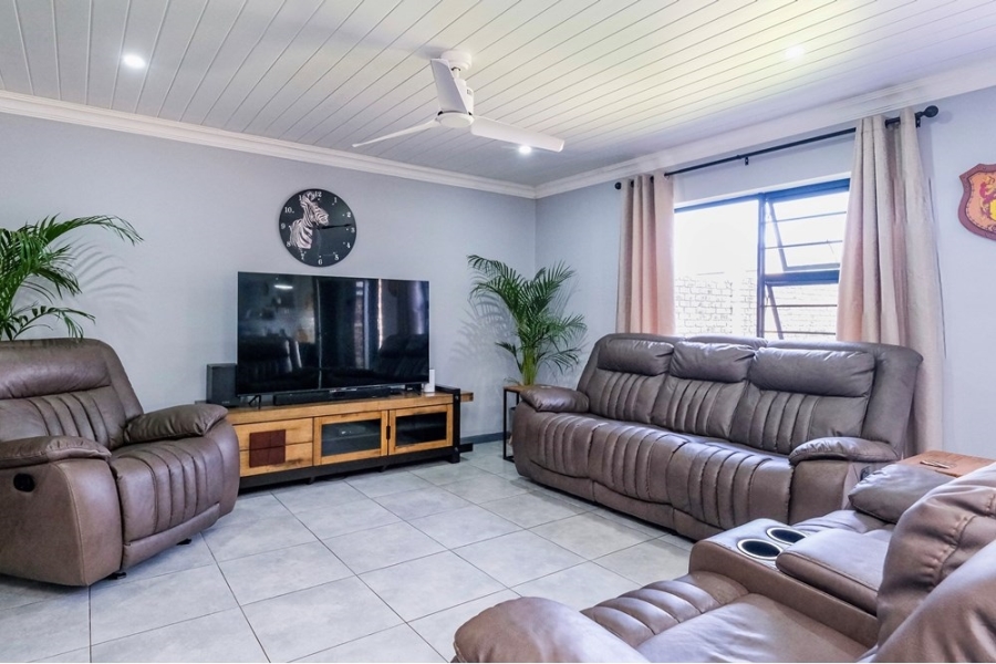 3 Bedroom Property for Sale in Highlands Western Cape